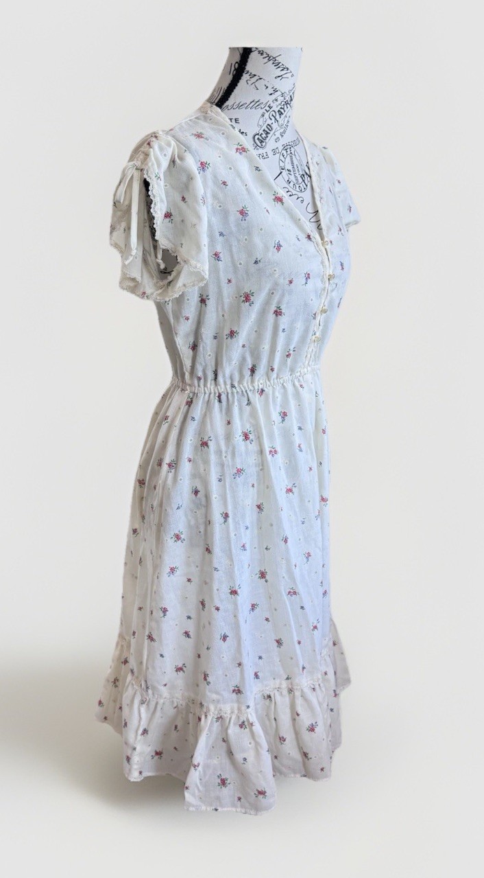 Vintage 70s Handmade Prairie Cottagecore Floral Eyelet Midi Dress