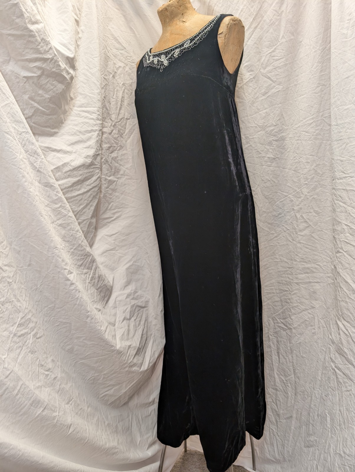 1960’s Black Rayon Velvet Pearl Beads Rhinestone Evening Dress Size Small