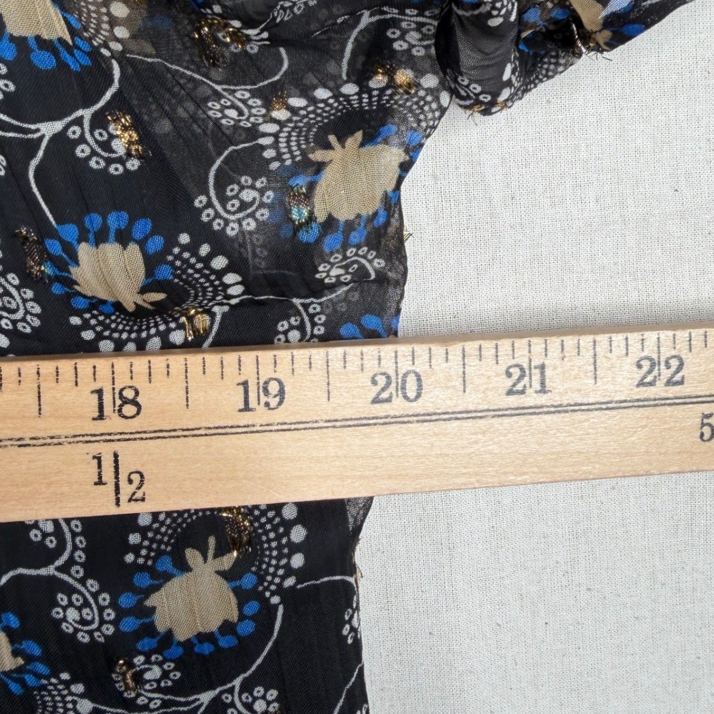 Ann Taylor Floral Print Short Sleeve Blouse size Medium Black/Yellow/Blue