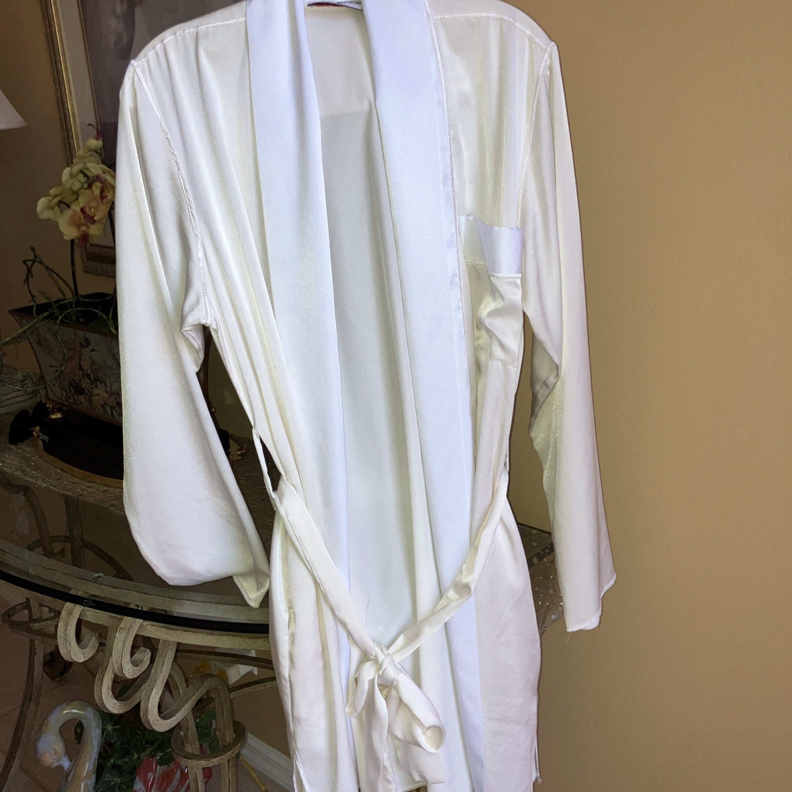 Fernando Sanchez Robe Short Cream/ White Trim Pockets. Belt Med
