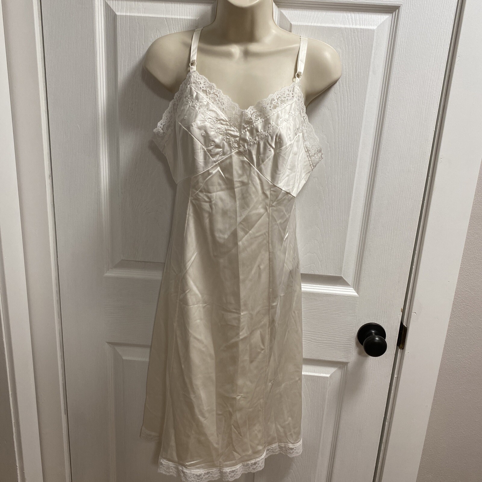Vintage SEARS NYLON LINGERIE FULL SLIP Sz 36 Tall Ivory W Embroidered Lace