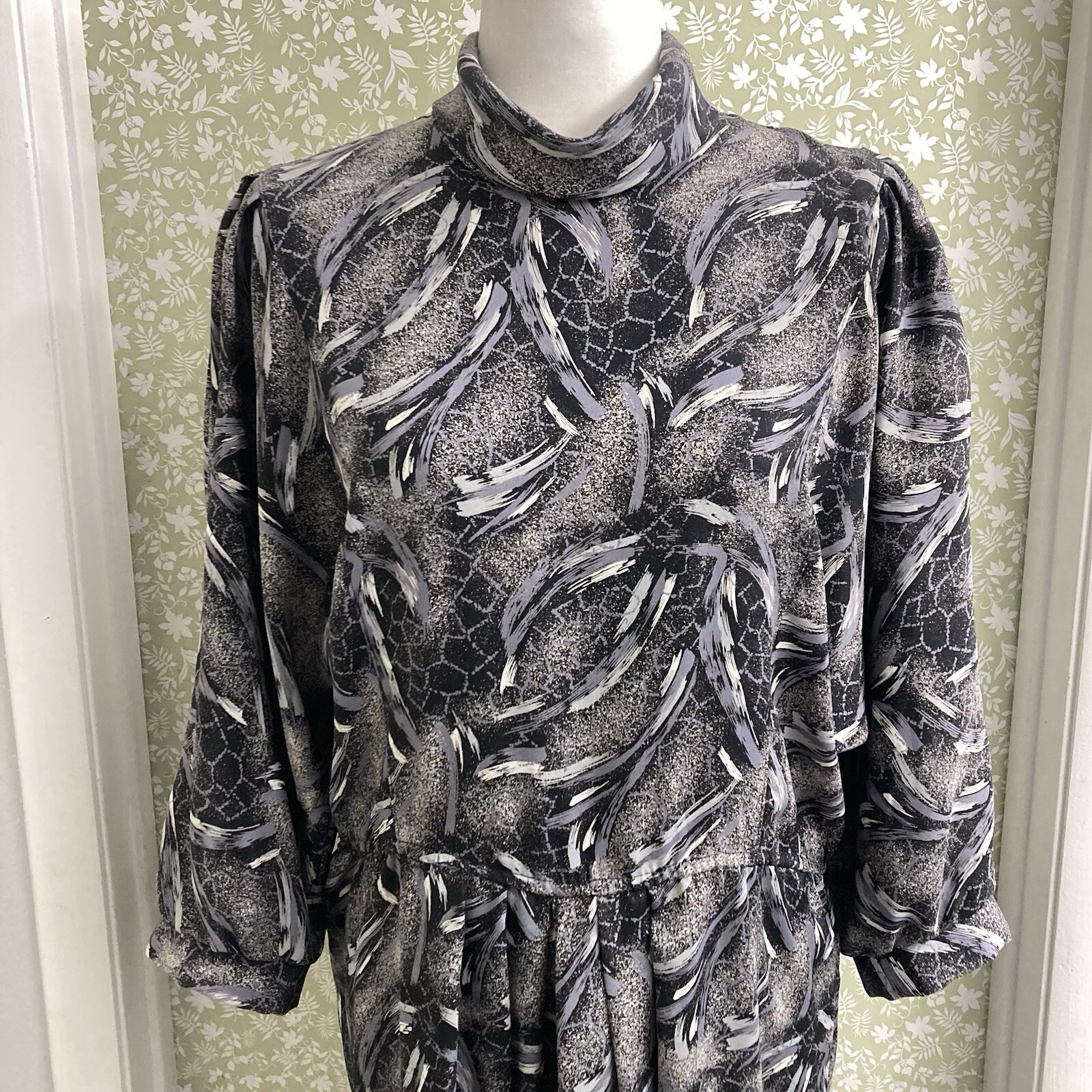 Vintage Von Bramlett L.A. N.Y. Size M 7/8 Black Gray Abstract Pattern Dress