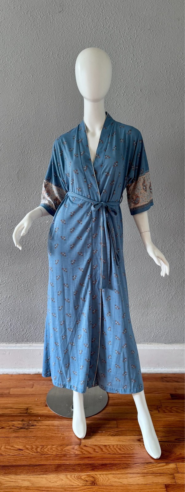 Vintage 70s Paisley TRES BELLE Dolman Sleeve Kimono Robe S