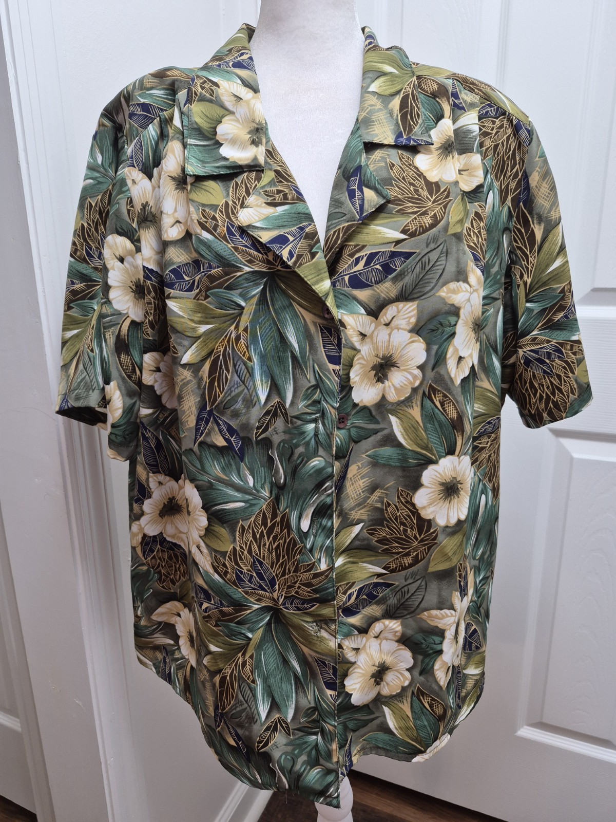 Truffles by YB HTF Women’s Hawaiian Tropical Button Down Shirt, Shoulder Pads,