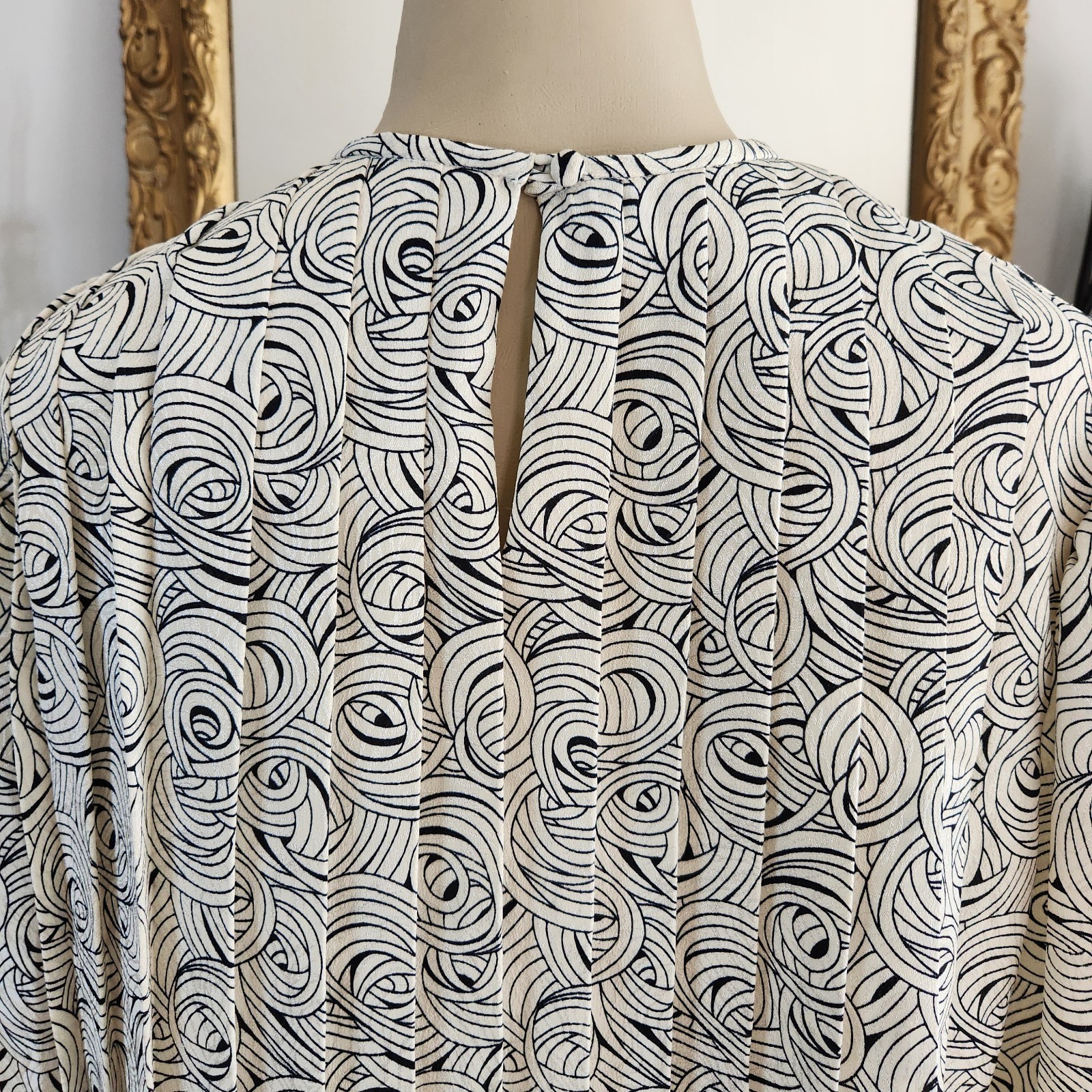 Vintage 80s Antique White Black Pleated Top Geometric Corpcore Retro Size 10