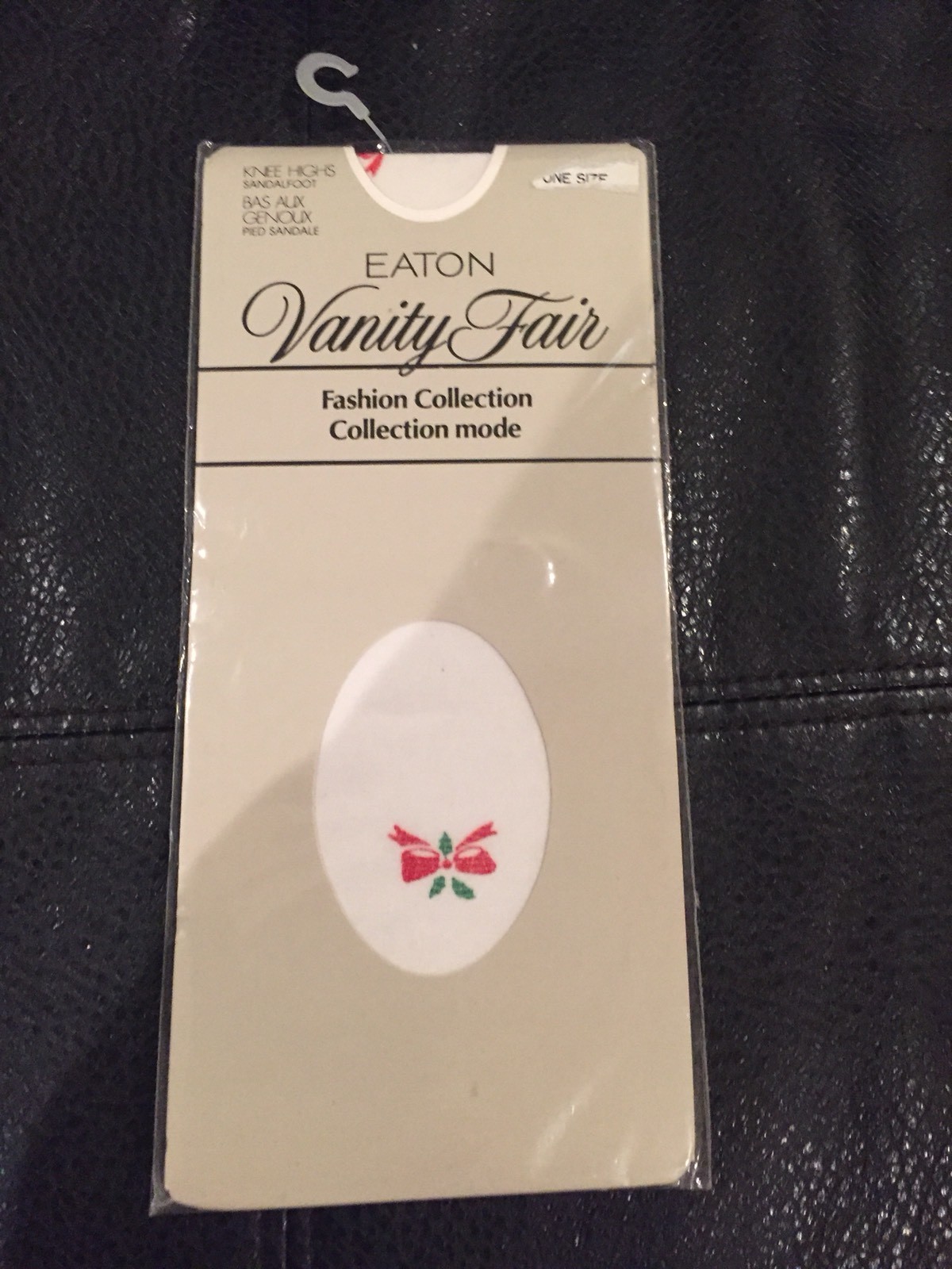 Vintage Eaton’s Vanity Fair Christmas Bow Knee High Nylons Pantyhose New Package