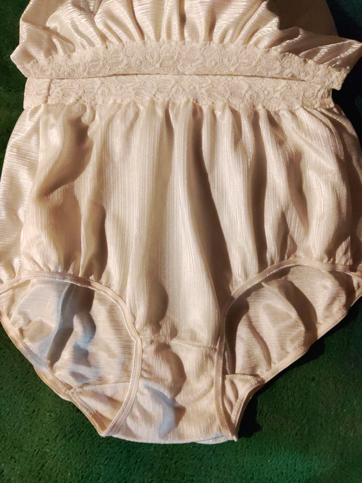 Vintage Bestform Brief Panties Wide Lace Silky Soft 100% Nylon White 8