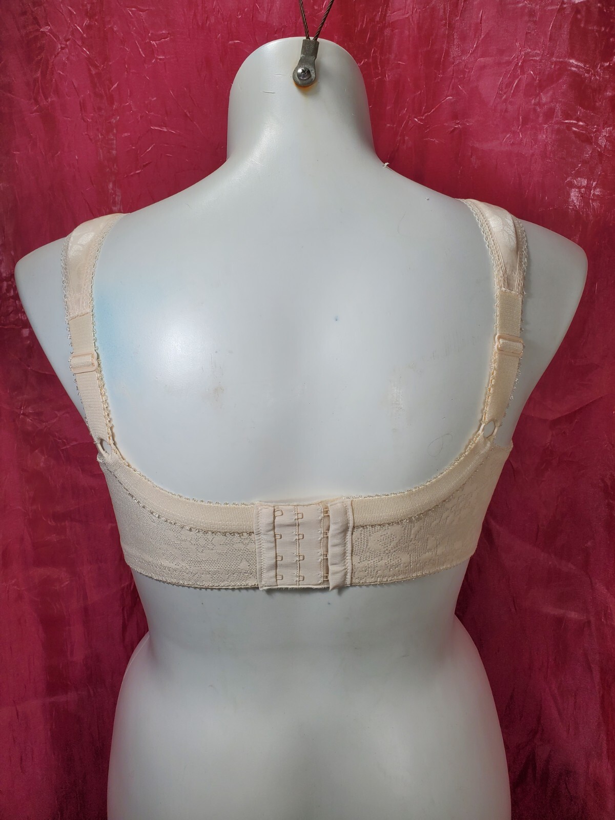 Playtex Silky Satin Bra Women’s Size 38H Beige Lace Sexy Sissy Pin-up Y2K