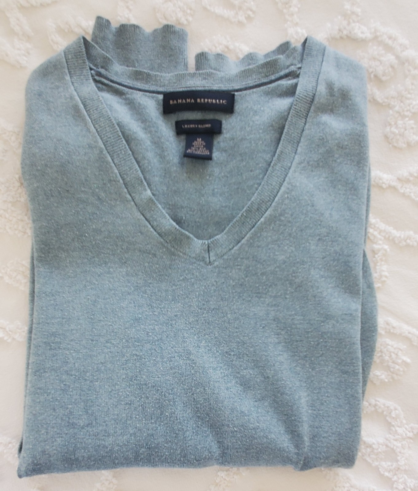 Men’s Banana Republic Luxury Blend Silk Cashmere V Neck Pullover Blue Size M