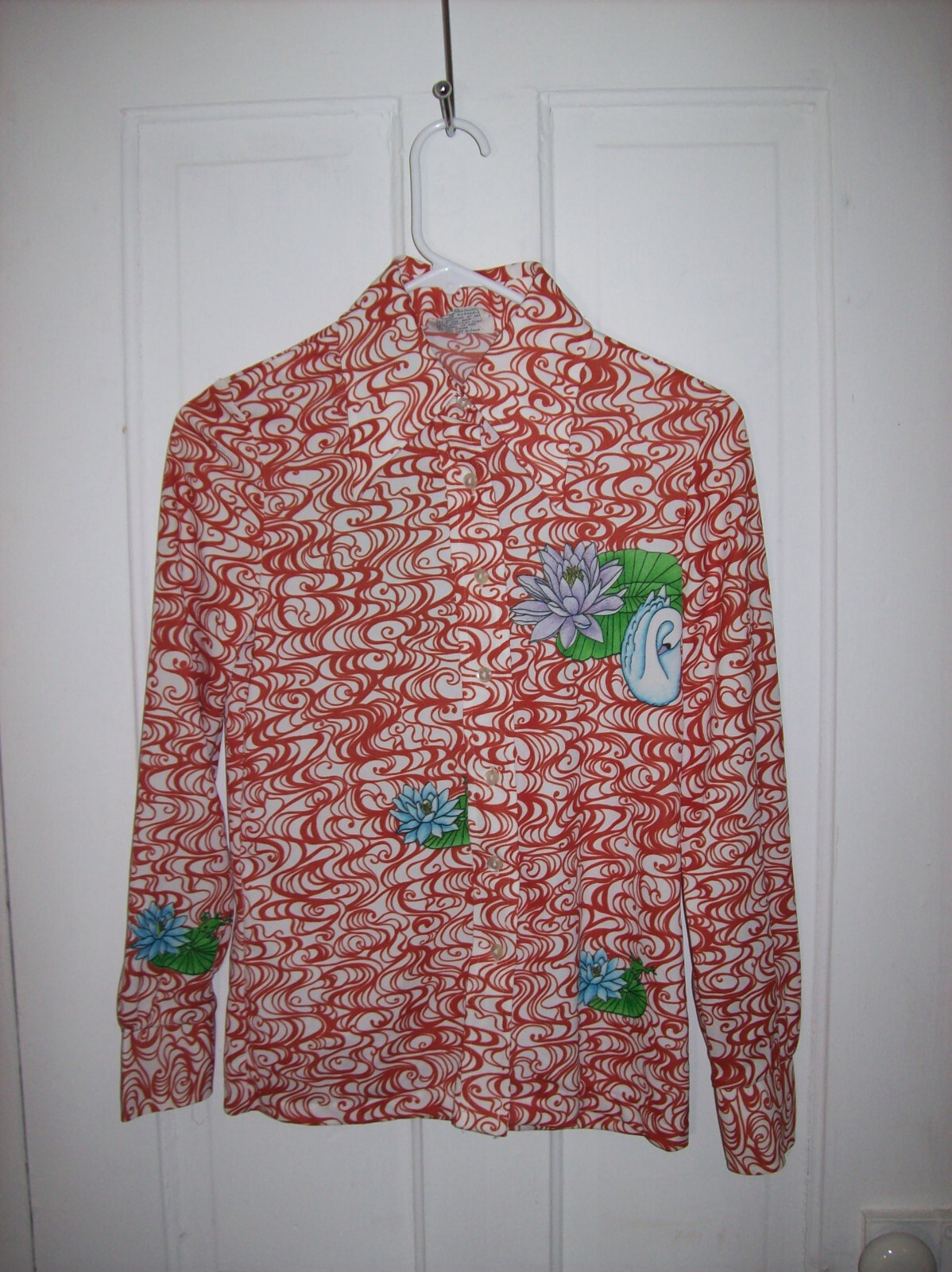 Vintage Womens 1970s Pointed Collar Long Sleeve, FROGS, SWAN, LILLY PADS