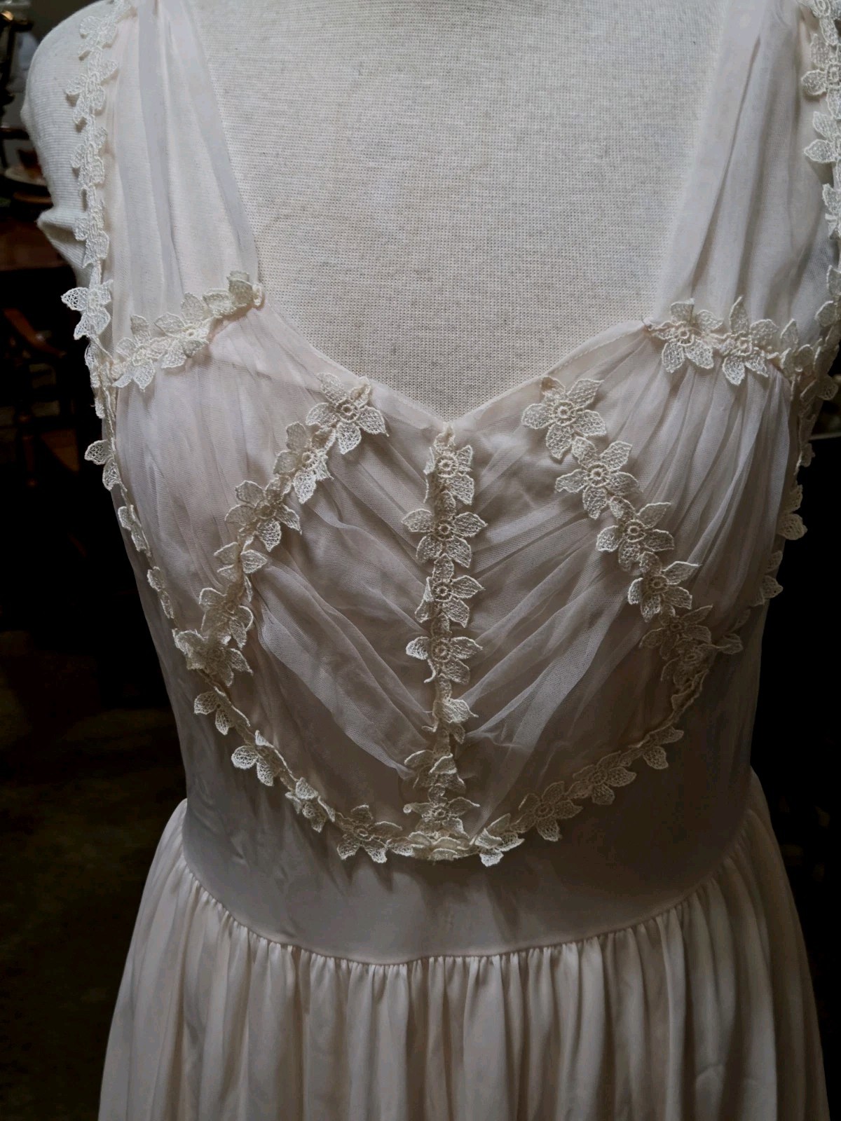 Forty Winks Vtg Sz 38 Nylon USA Long Blush Nightgown Floral Applique