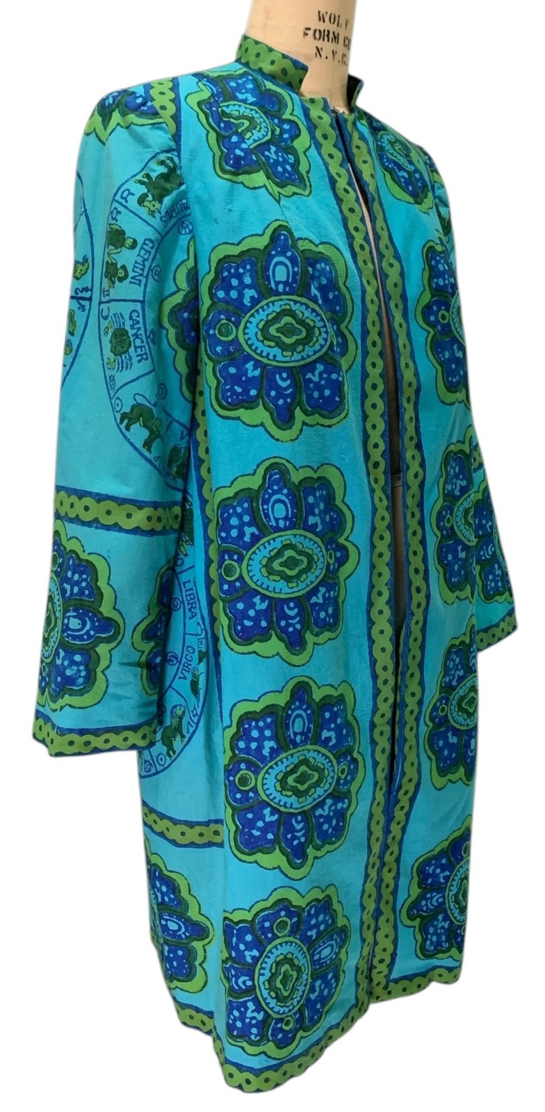Vintage 60s Women’s ZODIAC PRINT Open Front Cotton Coat Dress Topper – Sz M/L