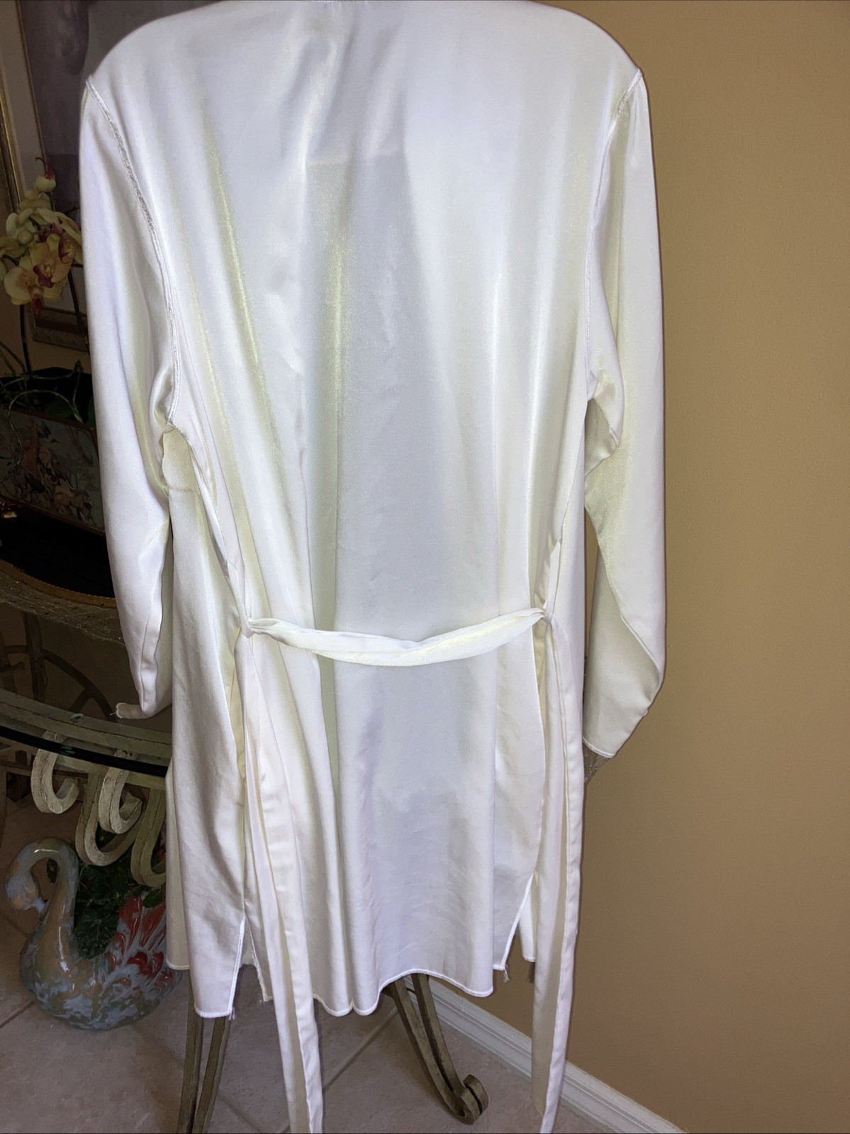 Fernando Sanchez Robe Short Cream/ White Trim Pockets. Belt Med