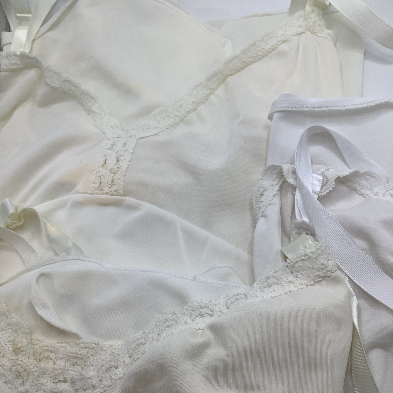 Lot Of 4 Vintage Shadow Line Camisole/3 Ivory, 1 White Sz 40