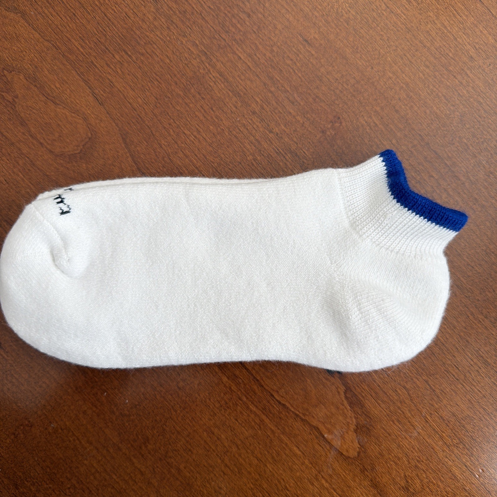 New! 9-11 Low Cut Socks Ankle Acrylic Thick Comfortable Unisex White Royal Blue.