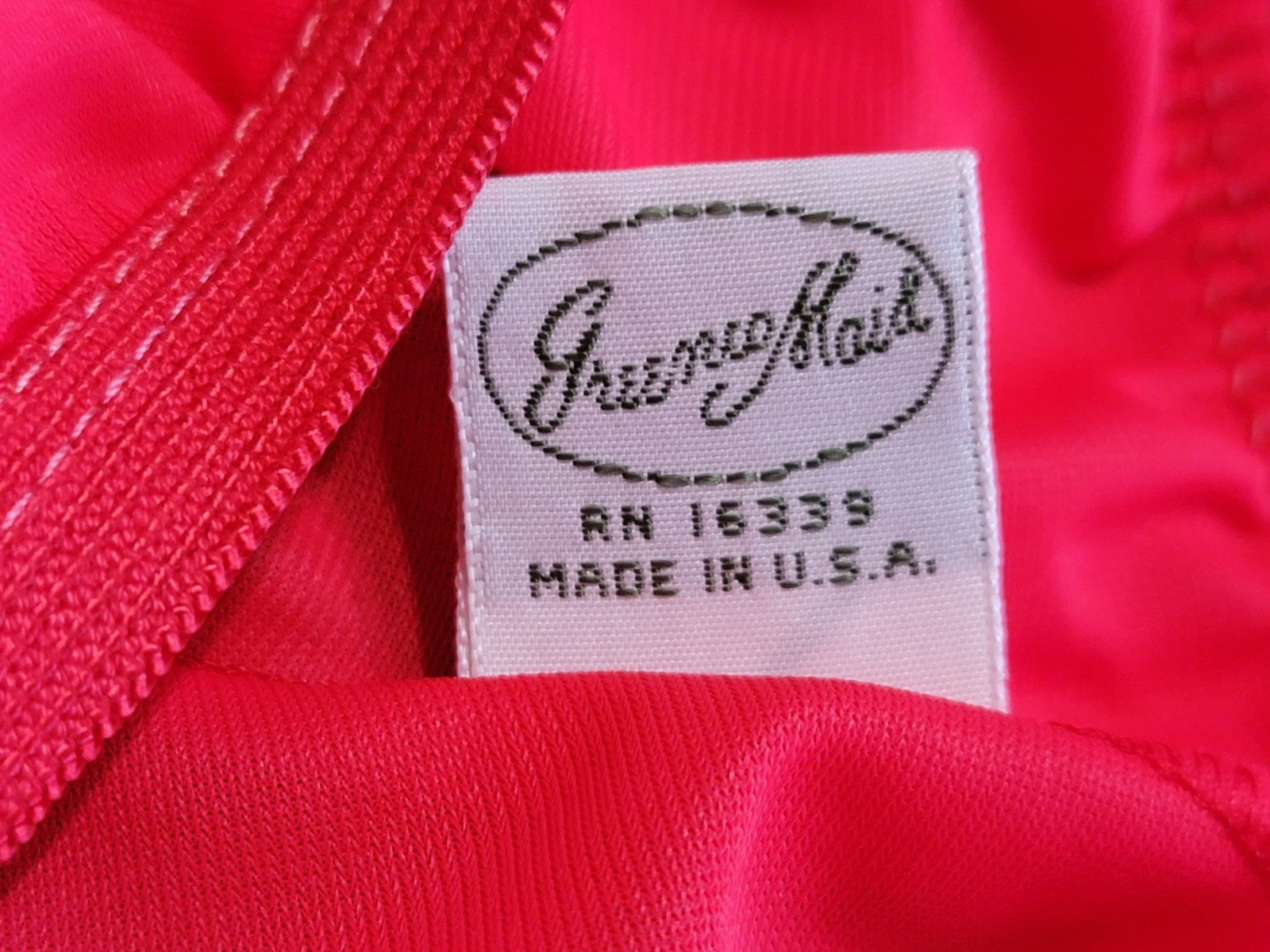 NEW VINTAGE RED GREENCO MAID NYLON HALF SLIP SMALL USA MAID LG LACE APPLIQUE