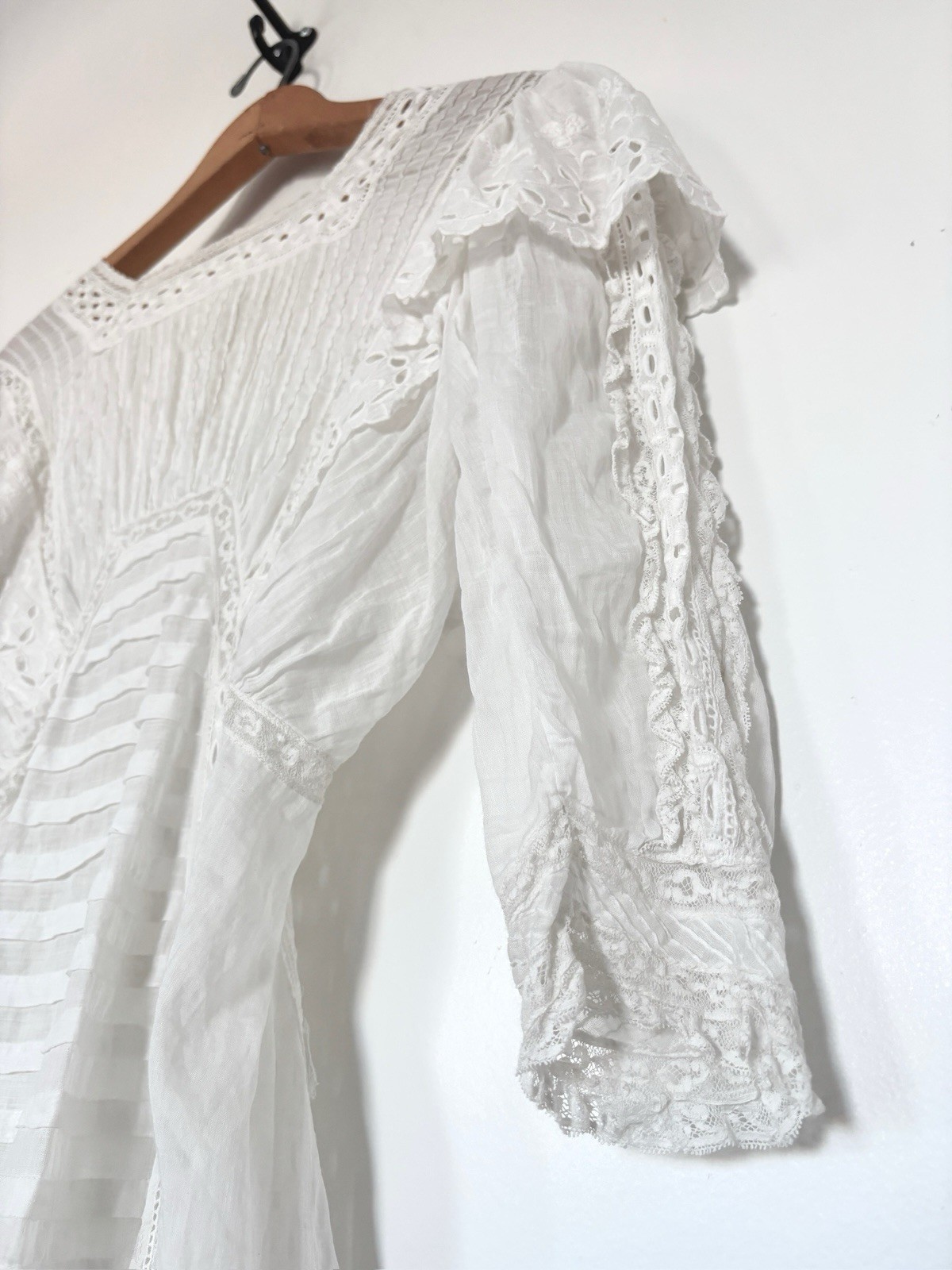 Antique Edwardian Early 1900s Cotton Voile/Embroidered Eyelet Lace Blouse