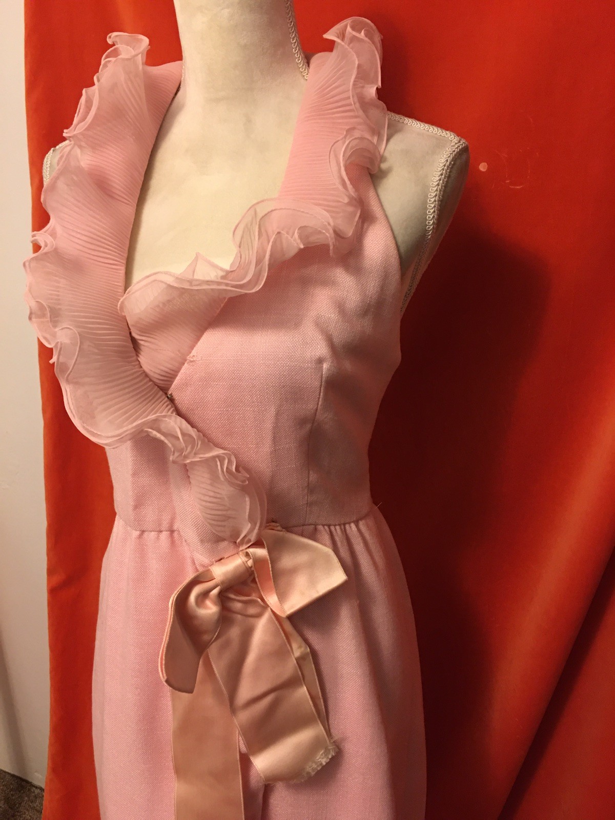 Mollie Parnis Boutique vintage 70s ruffle trim halter gown pink small hostess