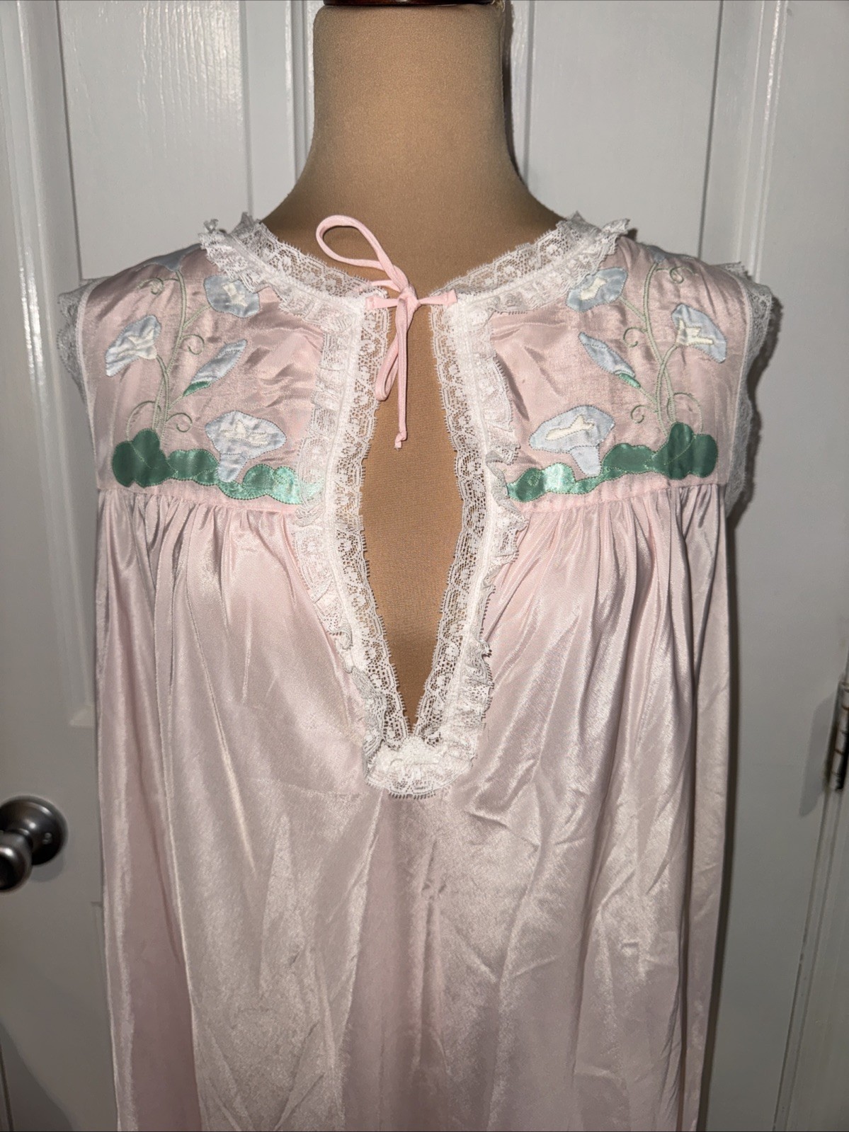 Vintage Woman’s Medium Gown Corhan NOUMAIR Nightgown USA