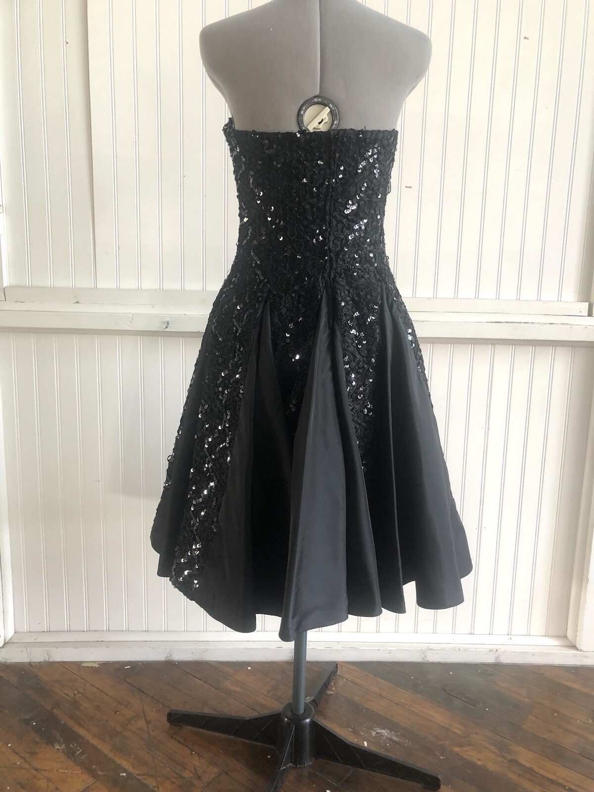 Elegant 1980’s Black Sequin & Ribbon Strapless Dress, XS/S