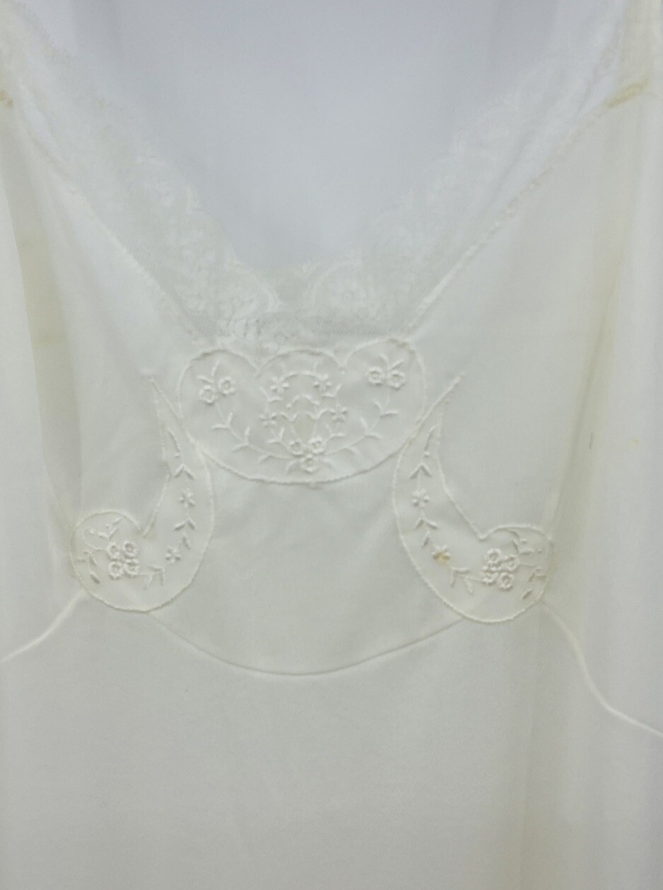 Vintage Vassarette Nylon Crepelon Full Slip Ivory Lace Trim Size A 34