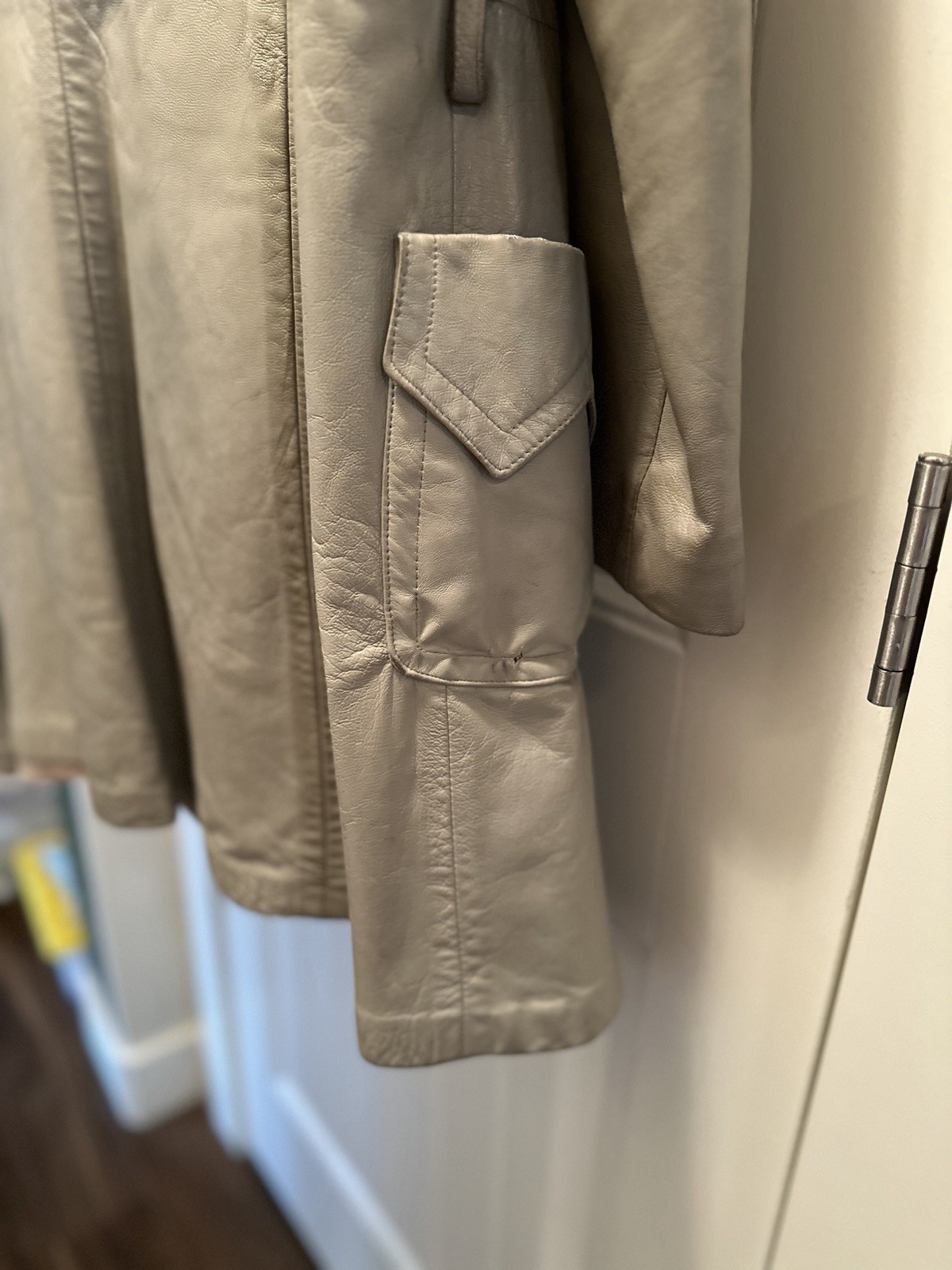 Well-Preserved Vtg 70’s Coat. Gray Leather/Satin. Good Condition. Size L 14