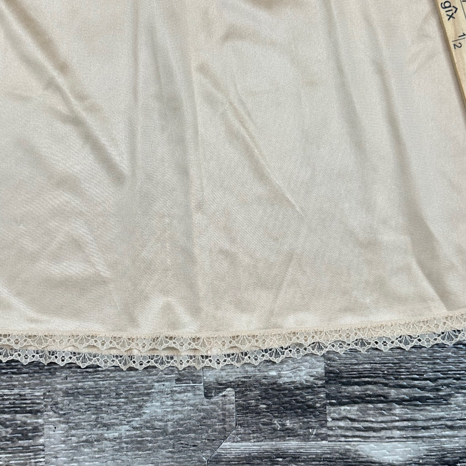 Vintage Vanity Fair Half Slip Size Small in Beige/Nude NEW
