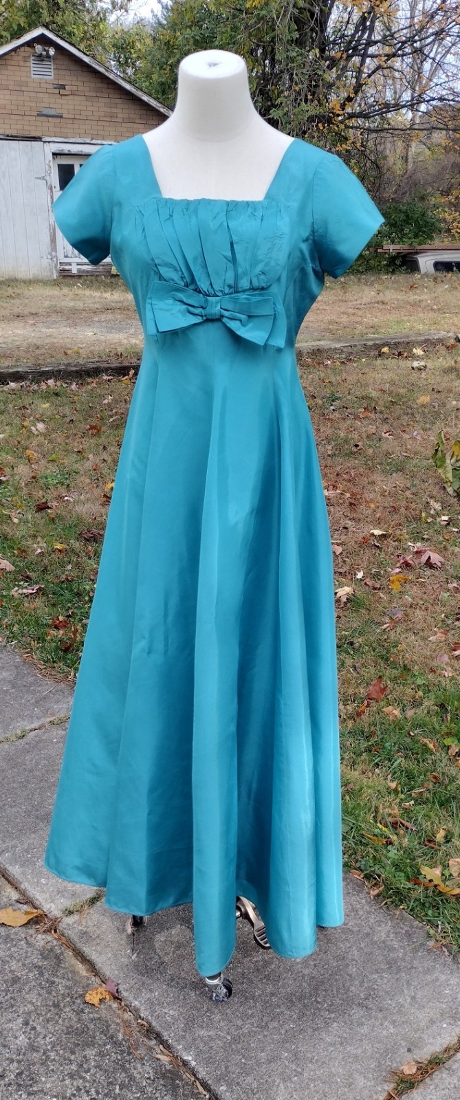 True vintage shiny taffeta gown dress Acetate Center back zipper Very full skirt