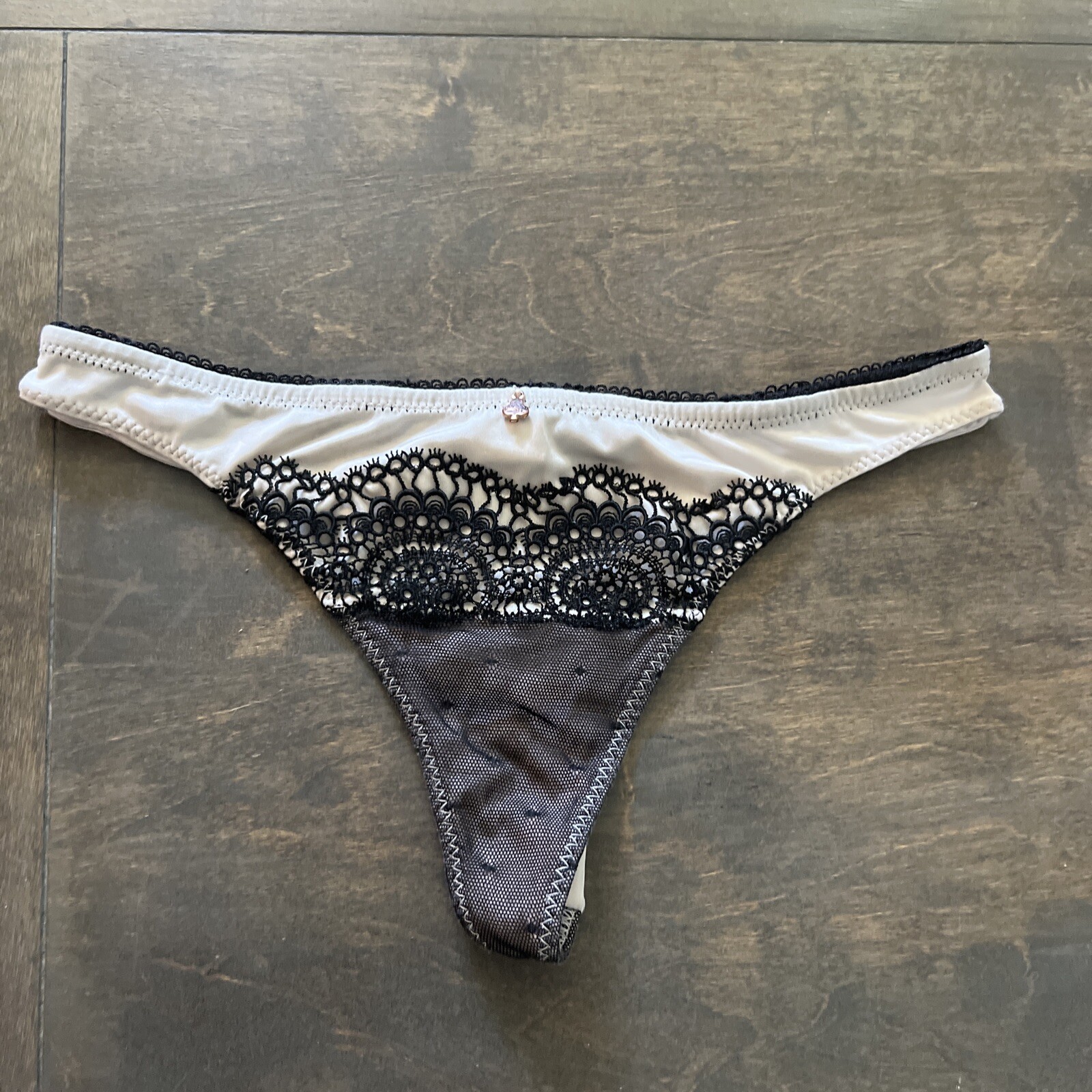 Valisere Nude Black Lace Thong Low Rise Panties Bikini Sz-small