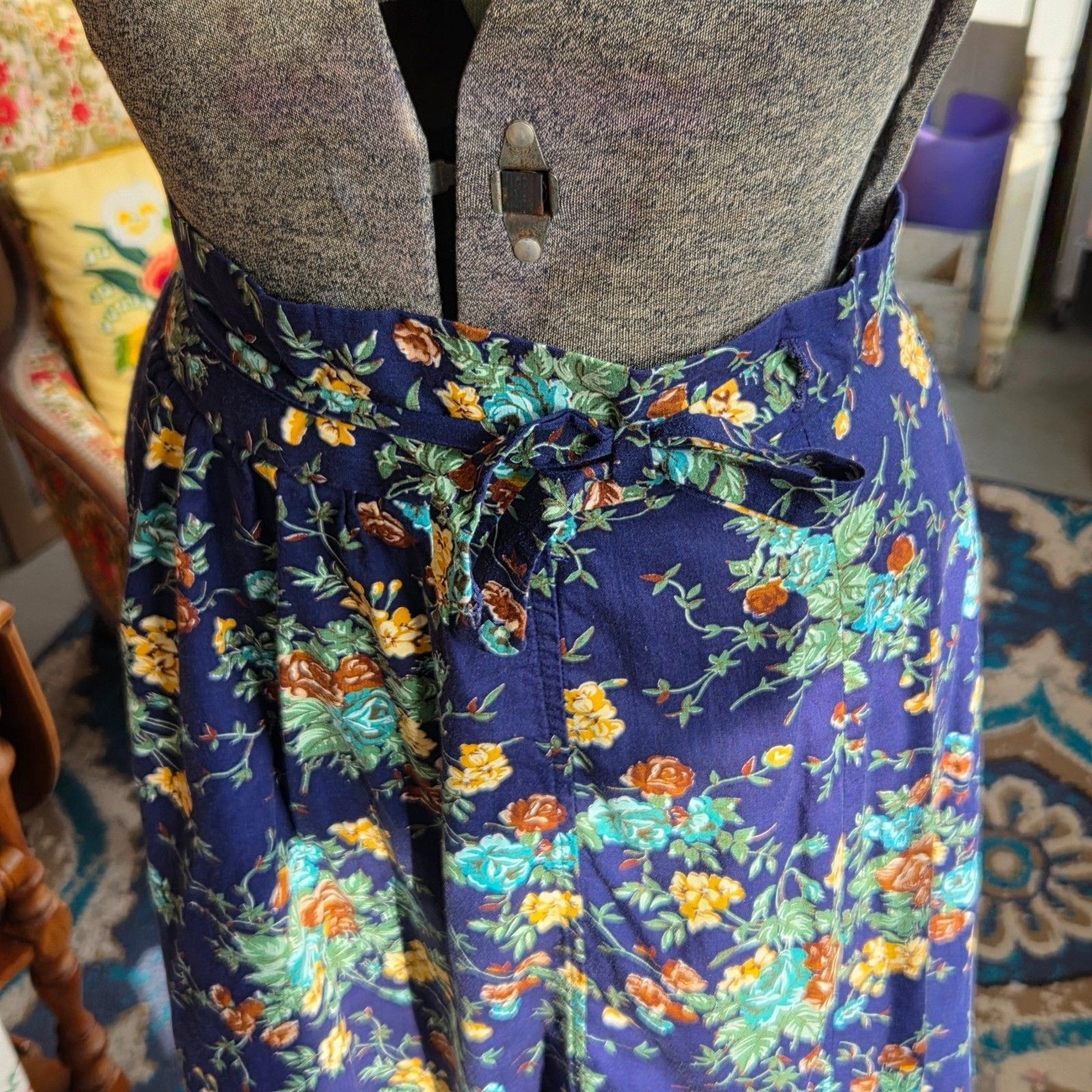 Vintage 1980s Village Square Floral Wrap Skirt Cottagecore Navy Size Small