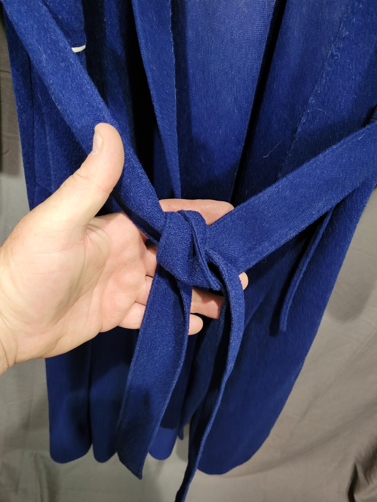 Vtg Famous Bodies Lounge Bath Robe blue Color Chest 34″ Shoulder 32″ Made USA