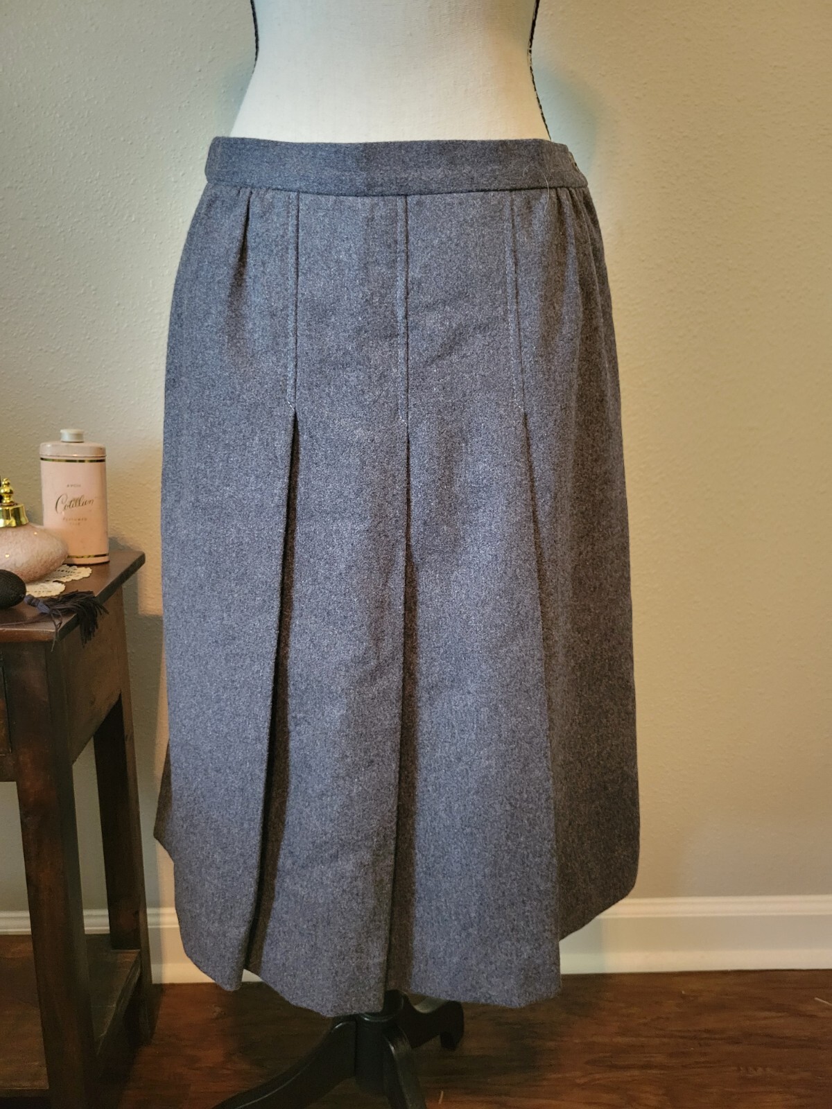 Vintage Gray Pleated Wool Skirt By JAEGER London, A-line, Size 16