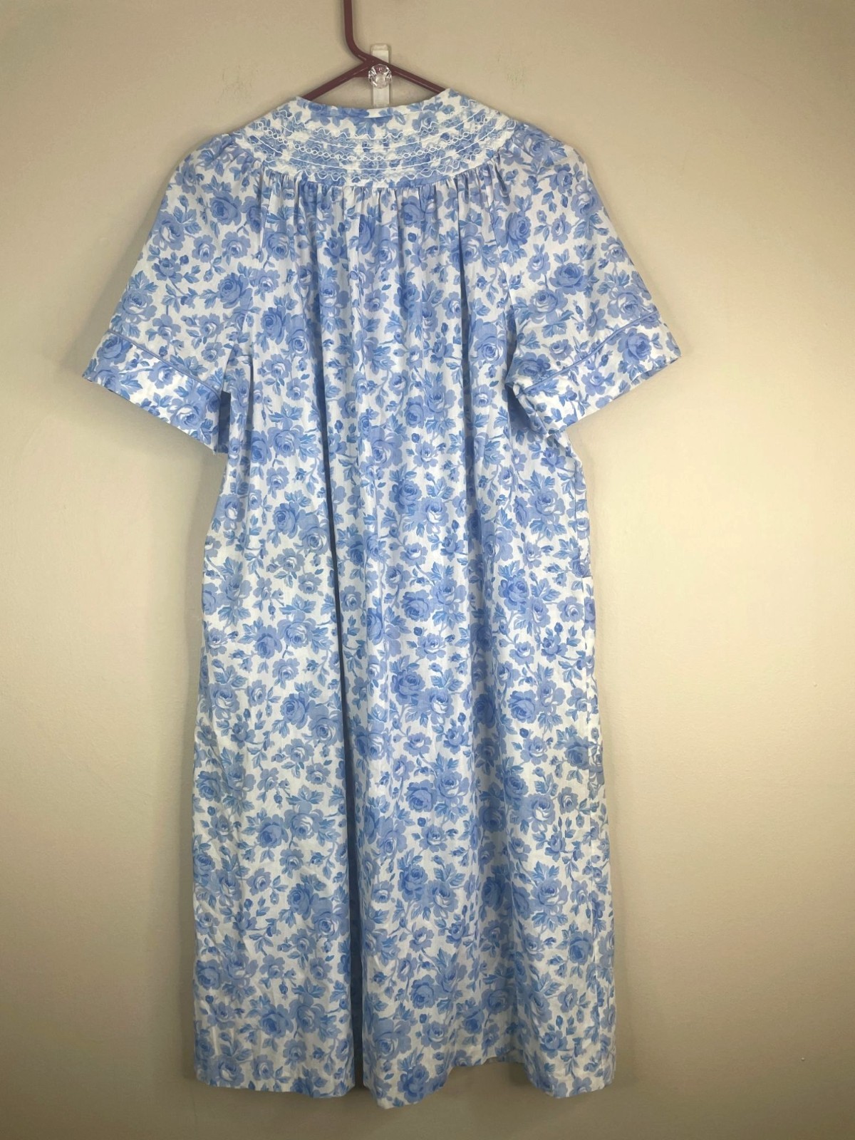 Vintage 1970s House Lounge Dress Large Smocked Grannycore Snap Floral Caftan