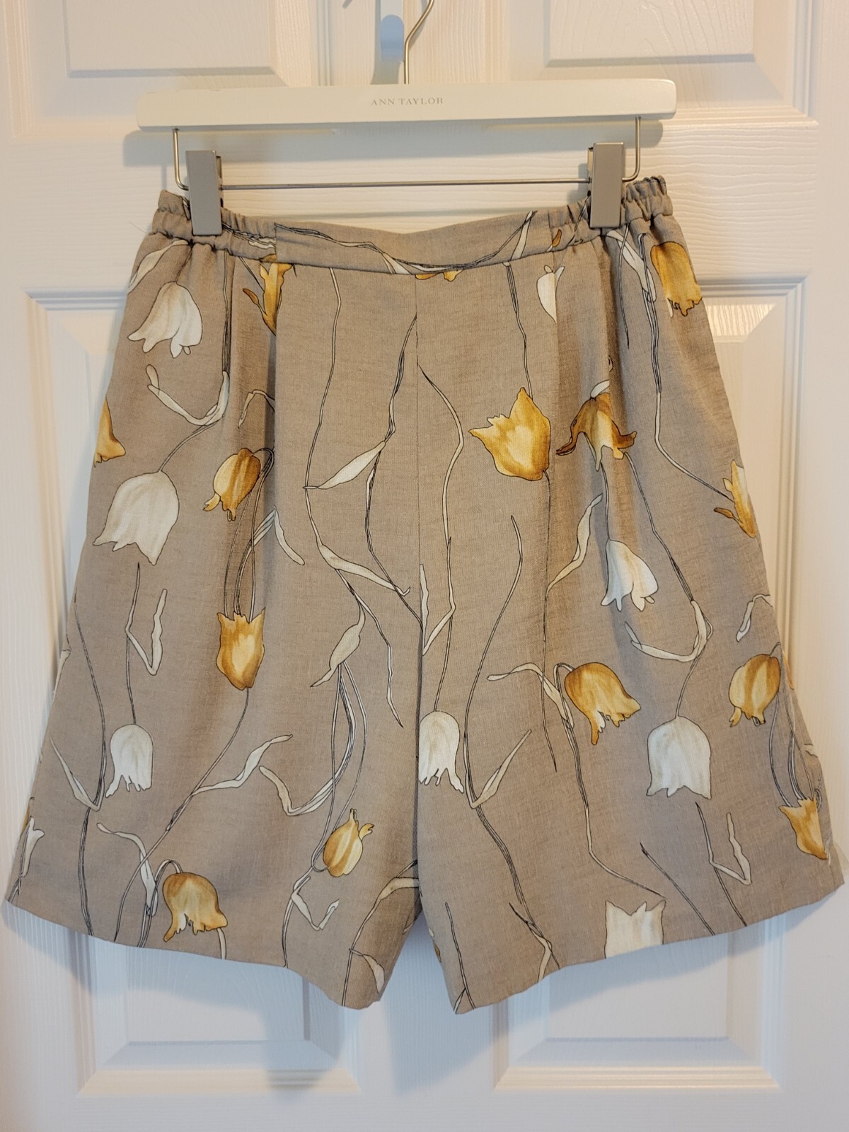 Patchington Vintage Shorts, Khaki w/ Yellow Flowers, Linen Look, Pockets Size SP