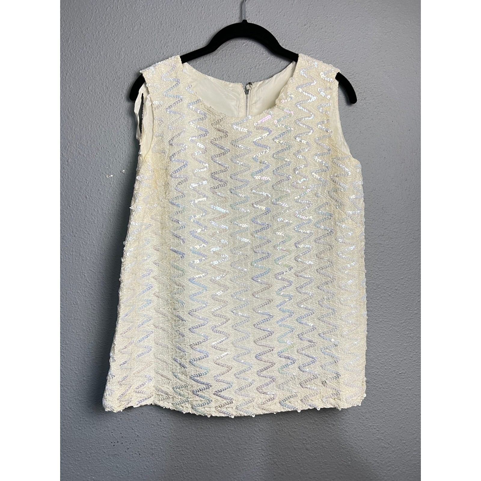 Lord & Taylor Vintage Classy Sequin Sleeveless Shell Top Cream Chevron Zig Zag