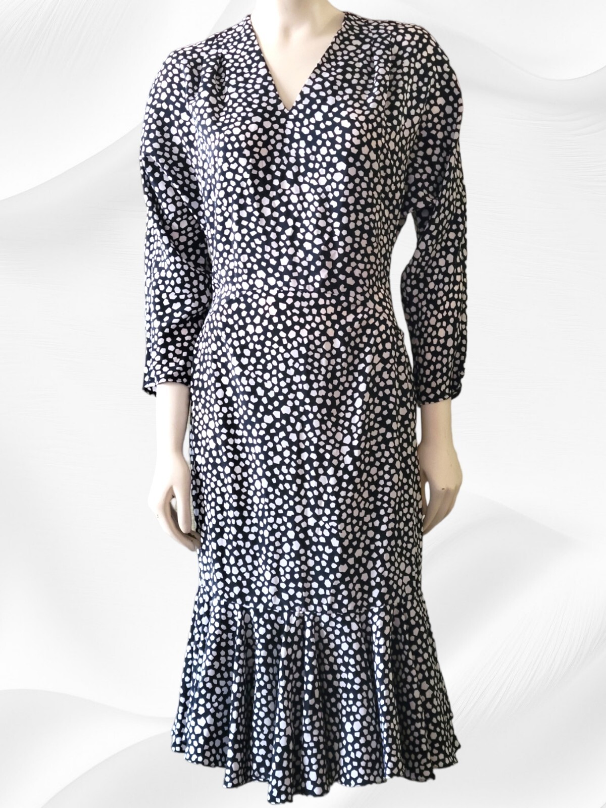 Vintage Secretary Business Black & White Dot Siasia Silky Dress 6 Ruffle Bottom