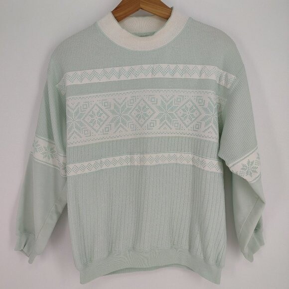 Vintage Light Green & White Winter Christmas Design Ribbed Grandma Sweatshirt
