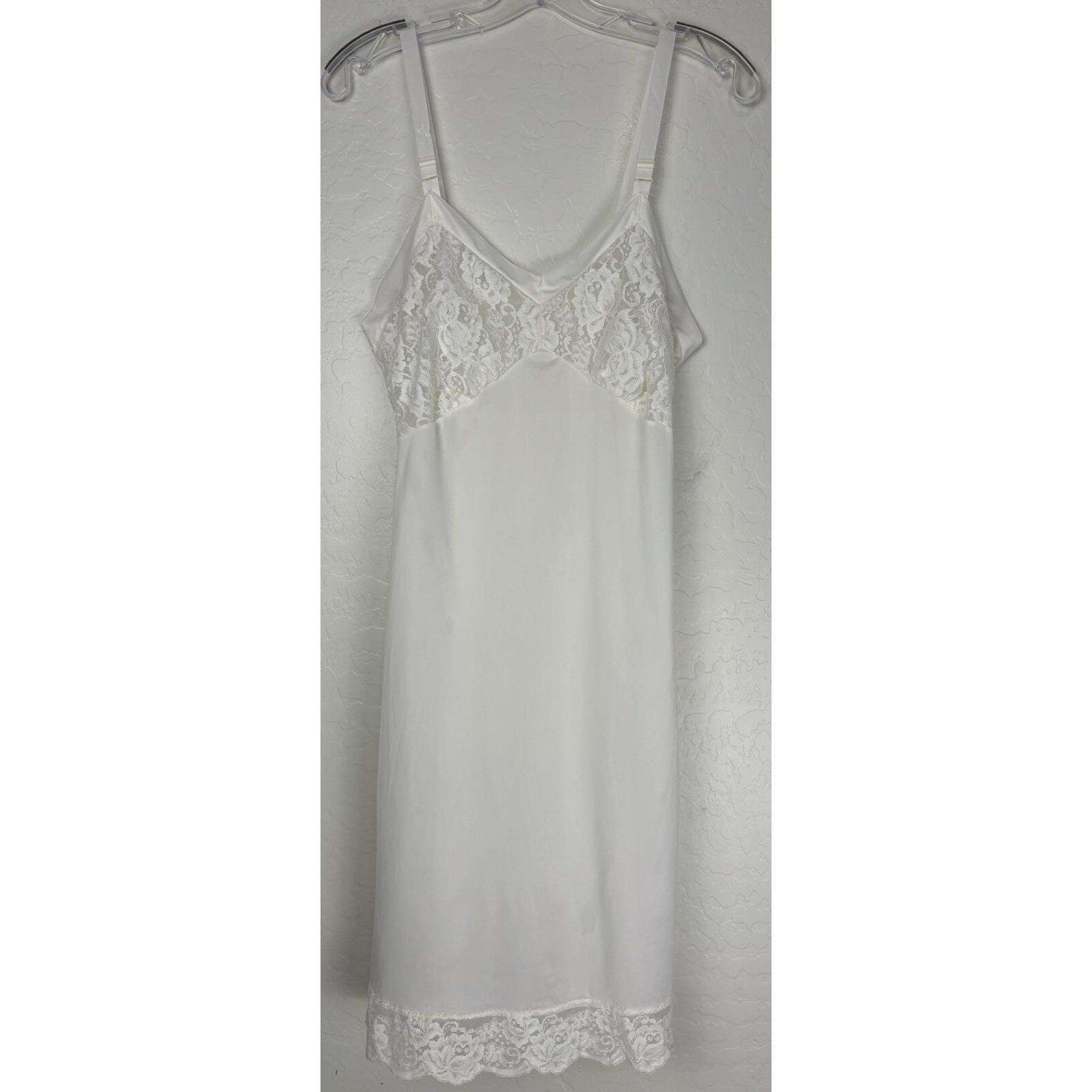 Western Maid Vintage White Nylon Full Slip Lace Trim V-Neck Size 34/L 0414