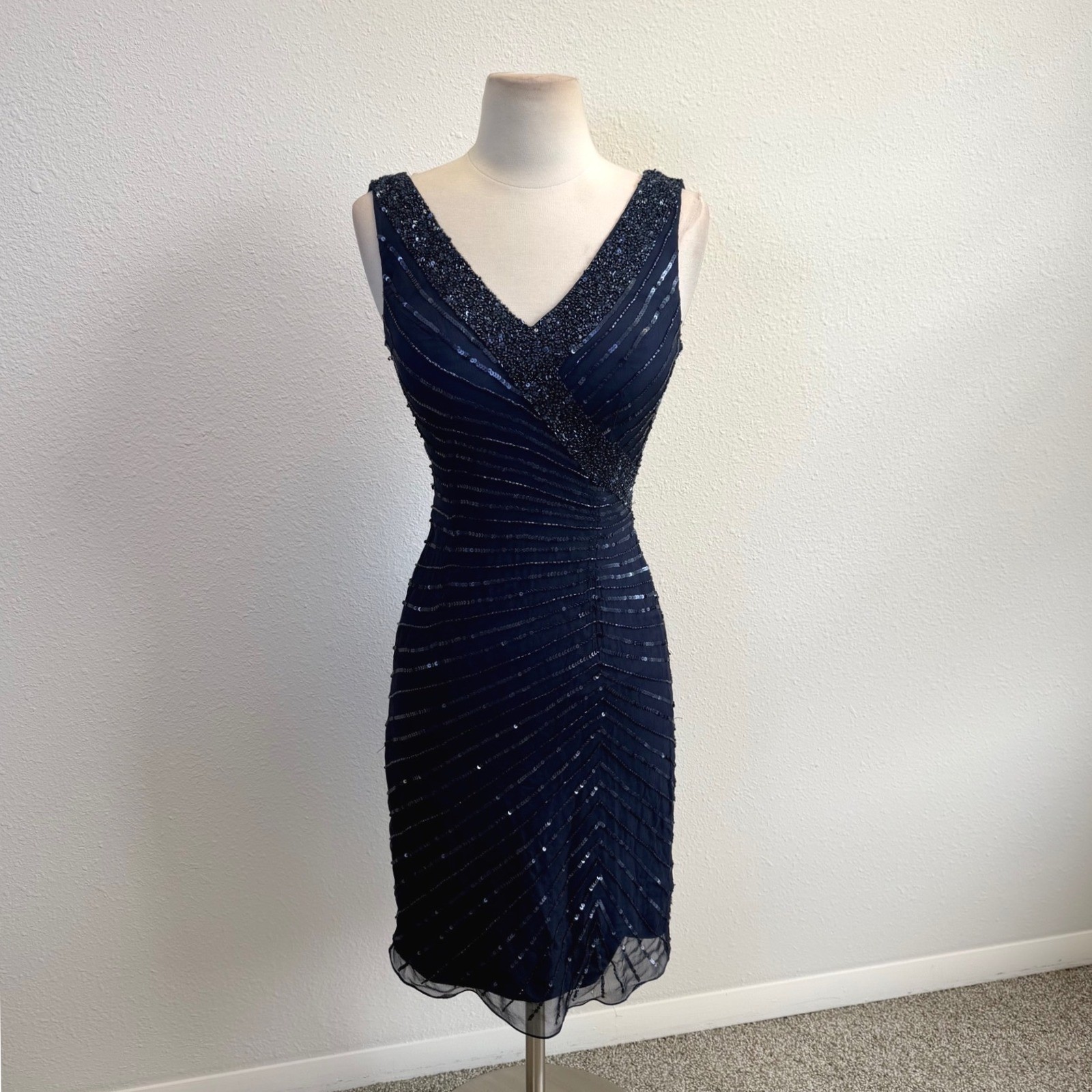 Vtg Navy Blue Pure Silk Beaded V Neck Dress Womens 0 Regal Luxury Fairy Event