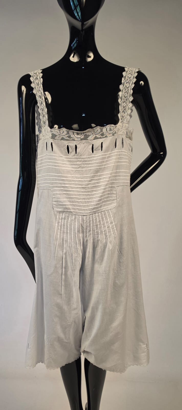 VICTORIAN FULL BLOOMERS W LACE TRIMMED TOP + RIBBON HOLES + PLEATS