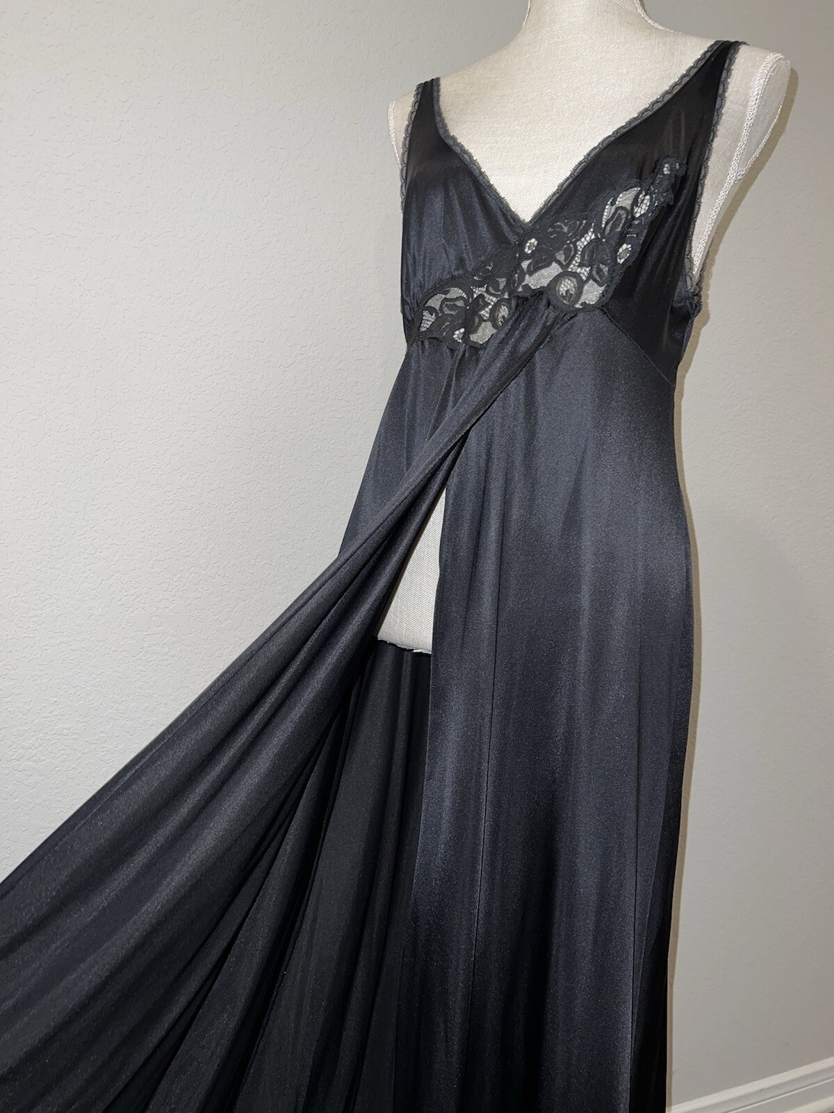 Vintage Vanity Fair Nightgown Black Maxi Sleeveless Front Slit Lace Rare Cut M
