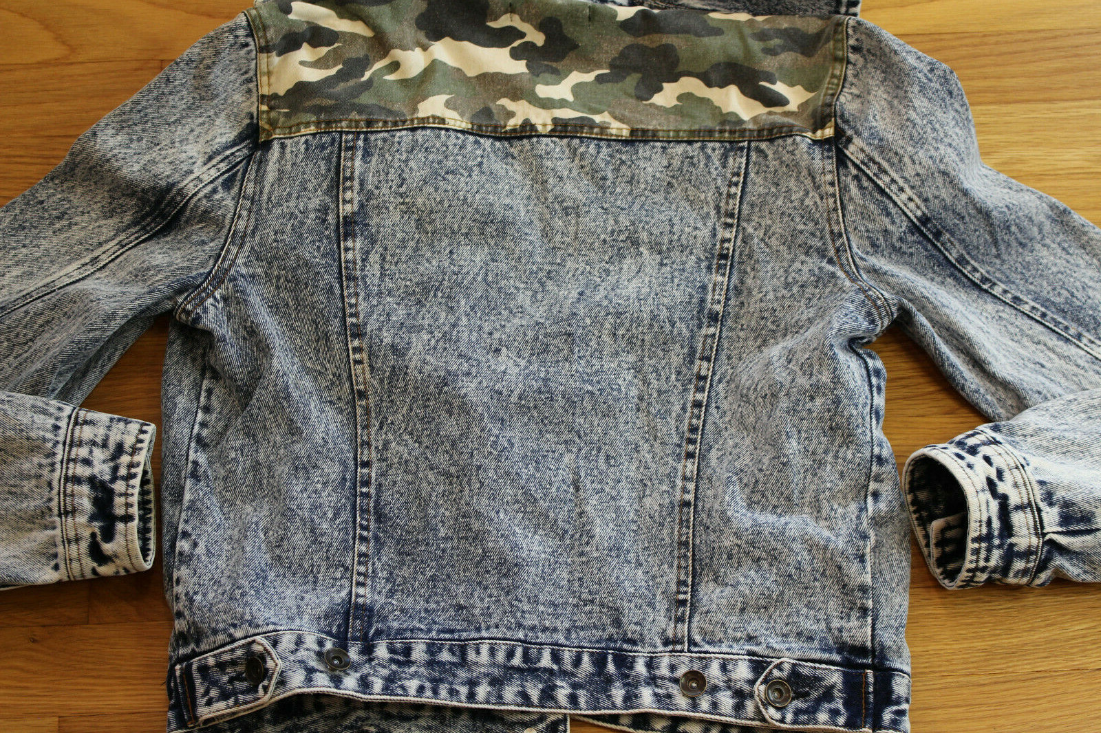 NAVIE WOMENS 80’S 90’s VINTAGE ACID/ STONEWASH CAMOUFLAGE DENIM JACKET SIZE L