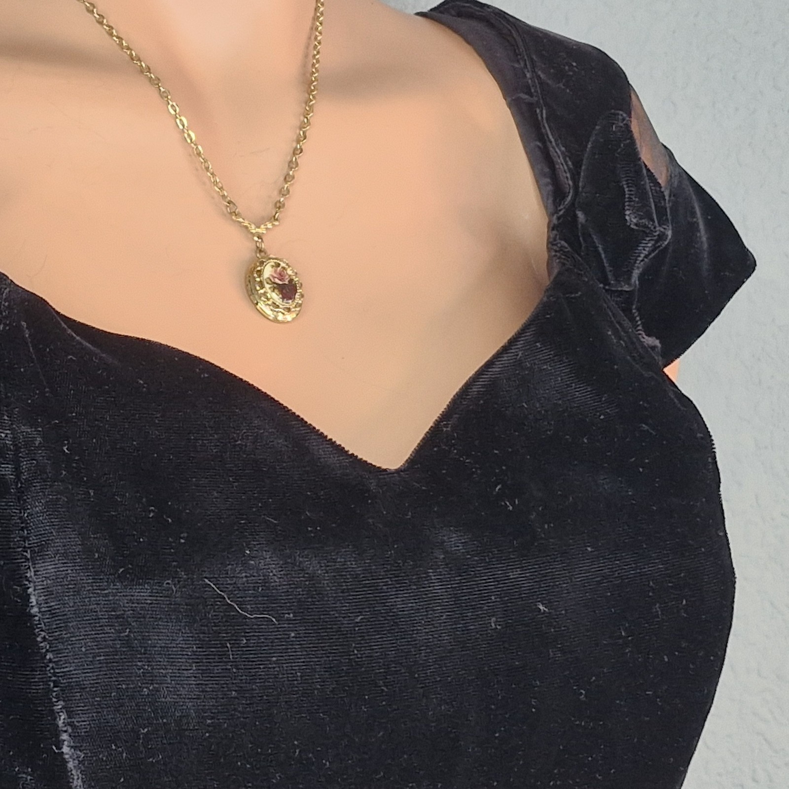 Vintage 90s Y2K Victoria’s Secret Moda Intl Black Velvet Gown Illusion 8/S