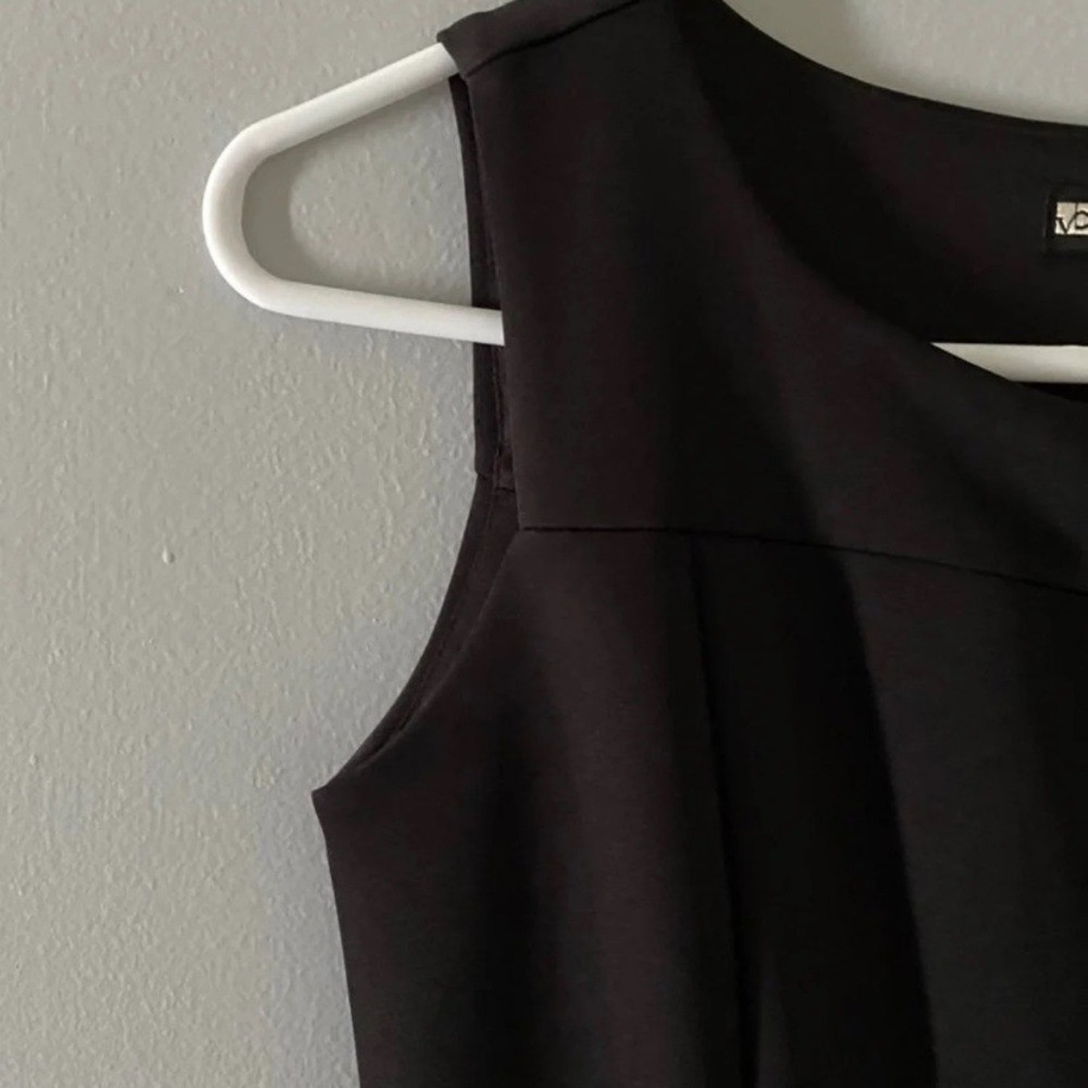 Valerie Bertinelli black career dress Size 4 sleeveless fit & flare zip accent