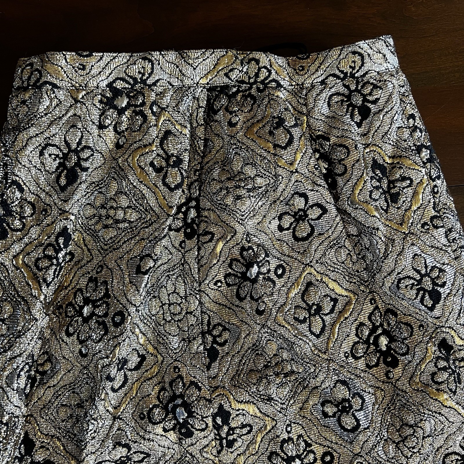 1960’s Vintage Gold Brocade 2pc Dress Skirt Top Sleeveless Geometric Size Small