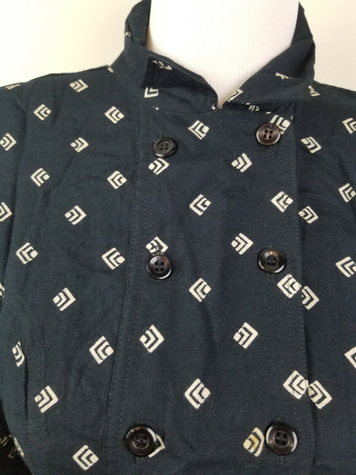 Vintage Women Printed shirt dress long sleeve black small shoulder pads buttons