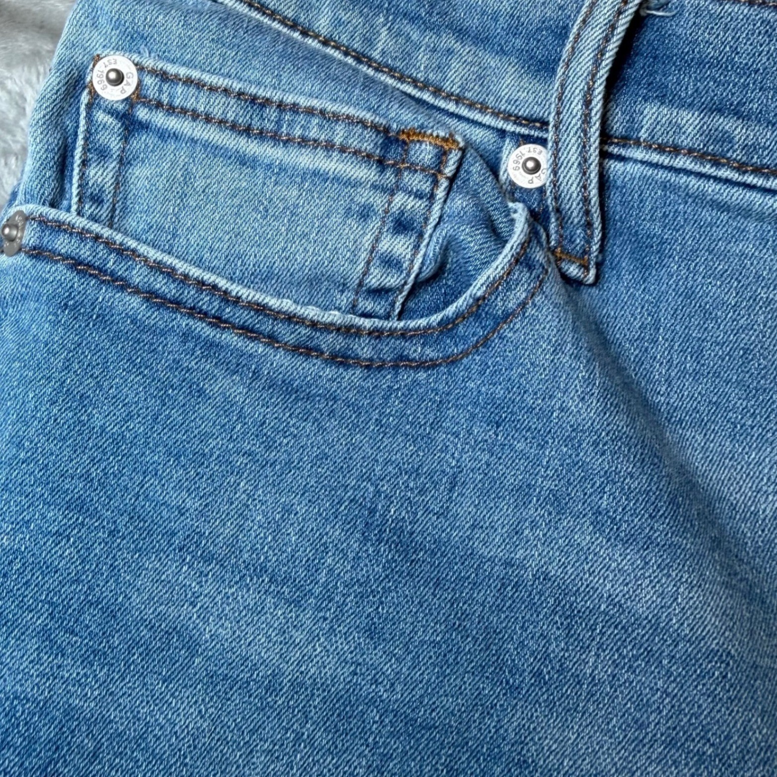 Gap 1969 Womens Size 32R True Skinny Ankle Jeans Blue Denim Gold Metallic Stripe