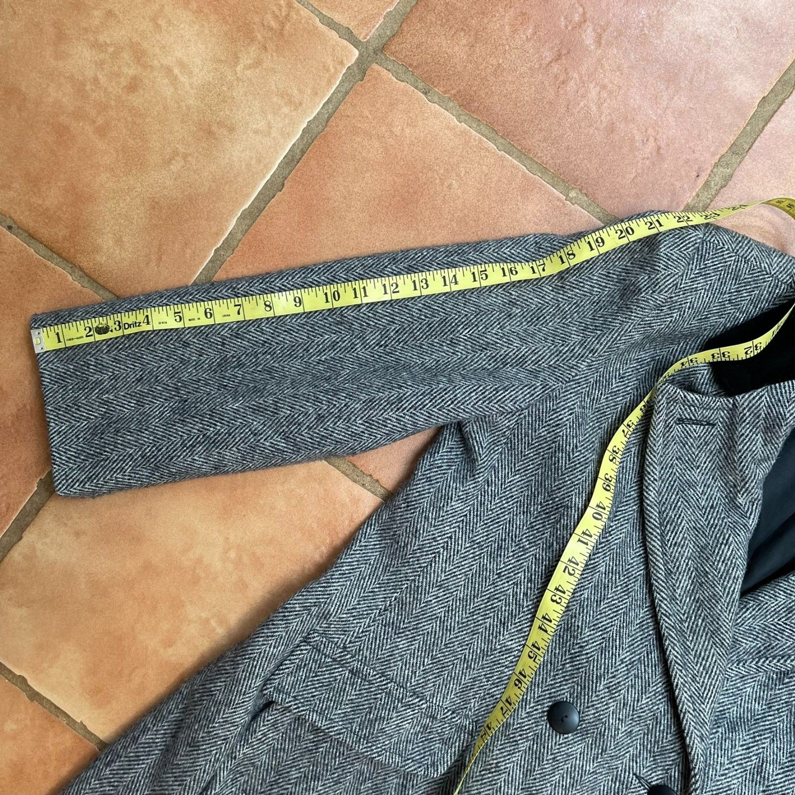 Herman Kay Vintage Double Breasted Wool Gray Herringbone Peacoat Velvet Collar12
