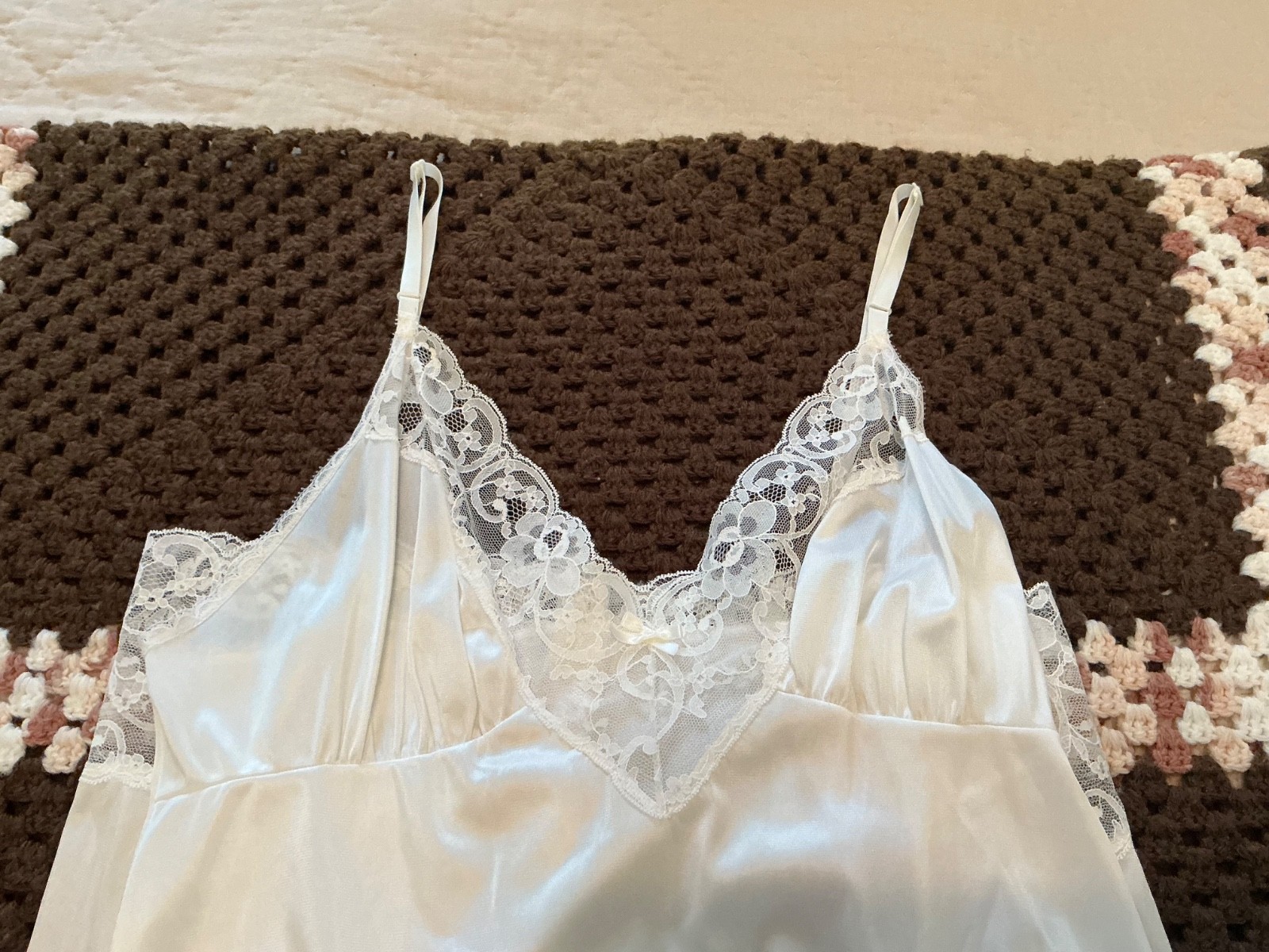 Vintage Kayser Ladies’ Full Slip Lacy Size 38 NWT