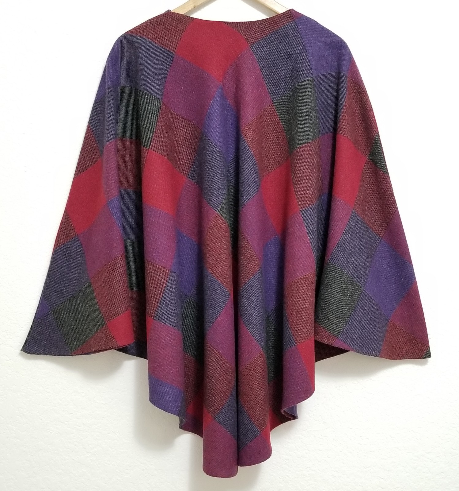 Vintage High-end Wool Blend Magenta Plaid Skirt w Matching Cape Poncho 2pc Set 3